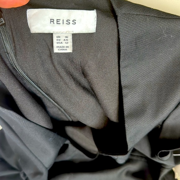 Reiss Haisley Tailored Dress for Woman. Square neckline. Color: Black Size 12. - Picture 6 of 9